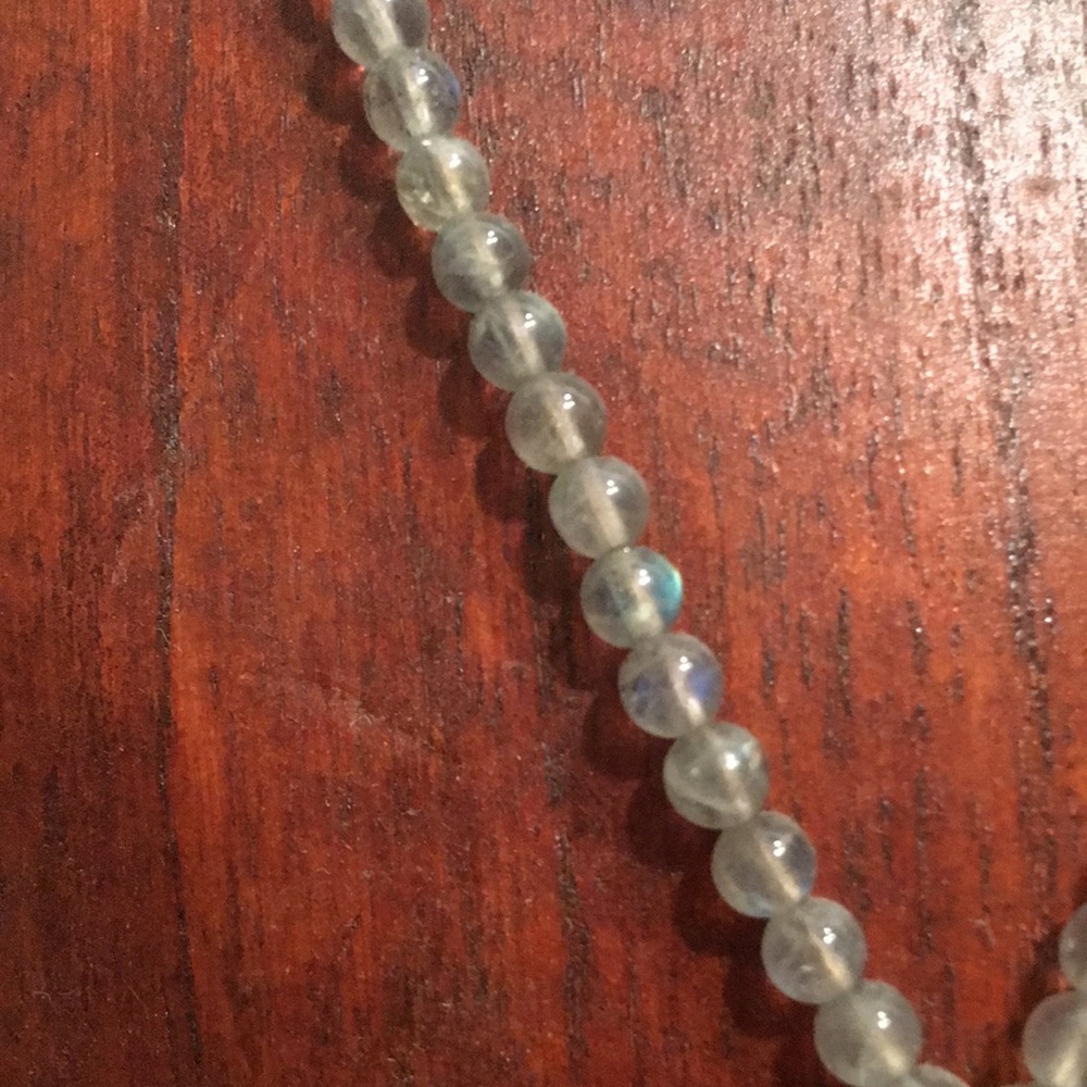 Elegant Silver Necklace with Crystal Pendant - Picture 4 of 5